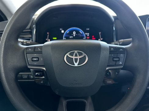 Used 2025 Toyota Camry LE image 20