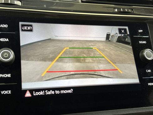 Used 2023 Volkswagen Tiguan SE R-Line image 15