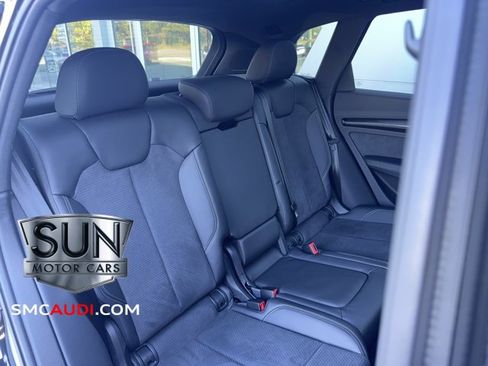 Used 2025 Audi SQ5 Premium Plus w/ Premium Plus Package image 9