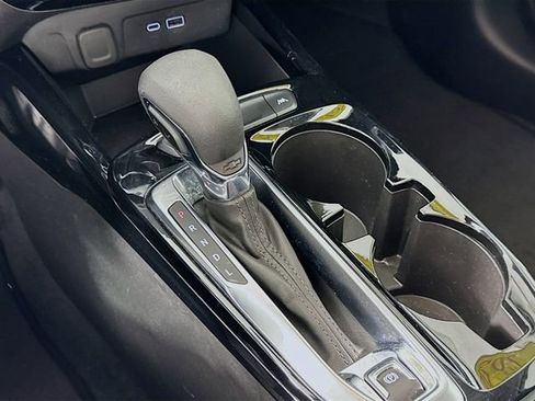 Used 2025 Chevrolet Trax LT image 17