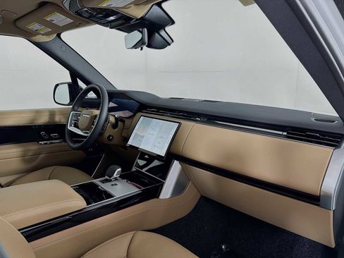 New 2026 Land Rover Range Rover Long Wheelbase SE image 30