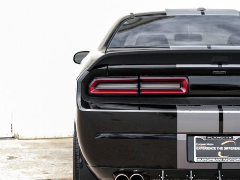 Used 2012 Dodge Challenger SRT8 RWD image 30