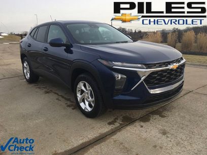 Used 2024 Chevrolet Trax LS w/ LS Convenience Package