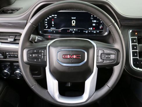 Used 2024 GMC Yukon SLT image 30