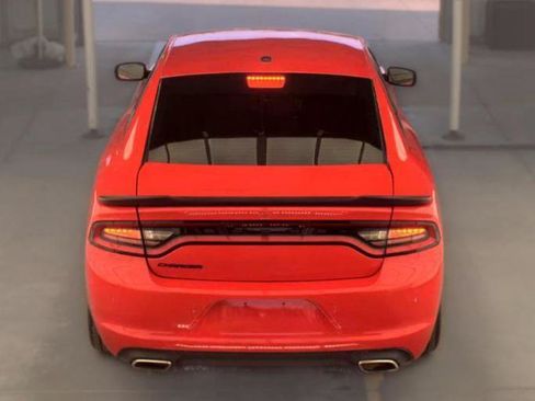 Used 2020 Dodge Charger SXT w/ Blacktop Package RWD image 4