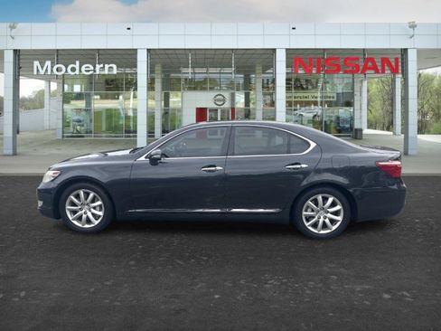 Used 2011 Lexus LS 460 AWD w/ Comfort Pkg image 2