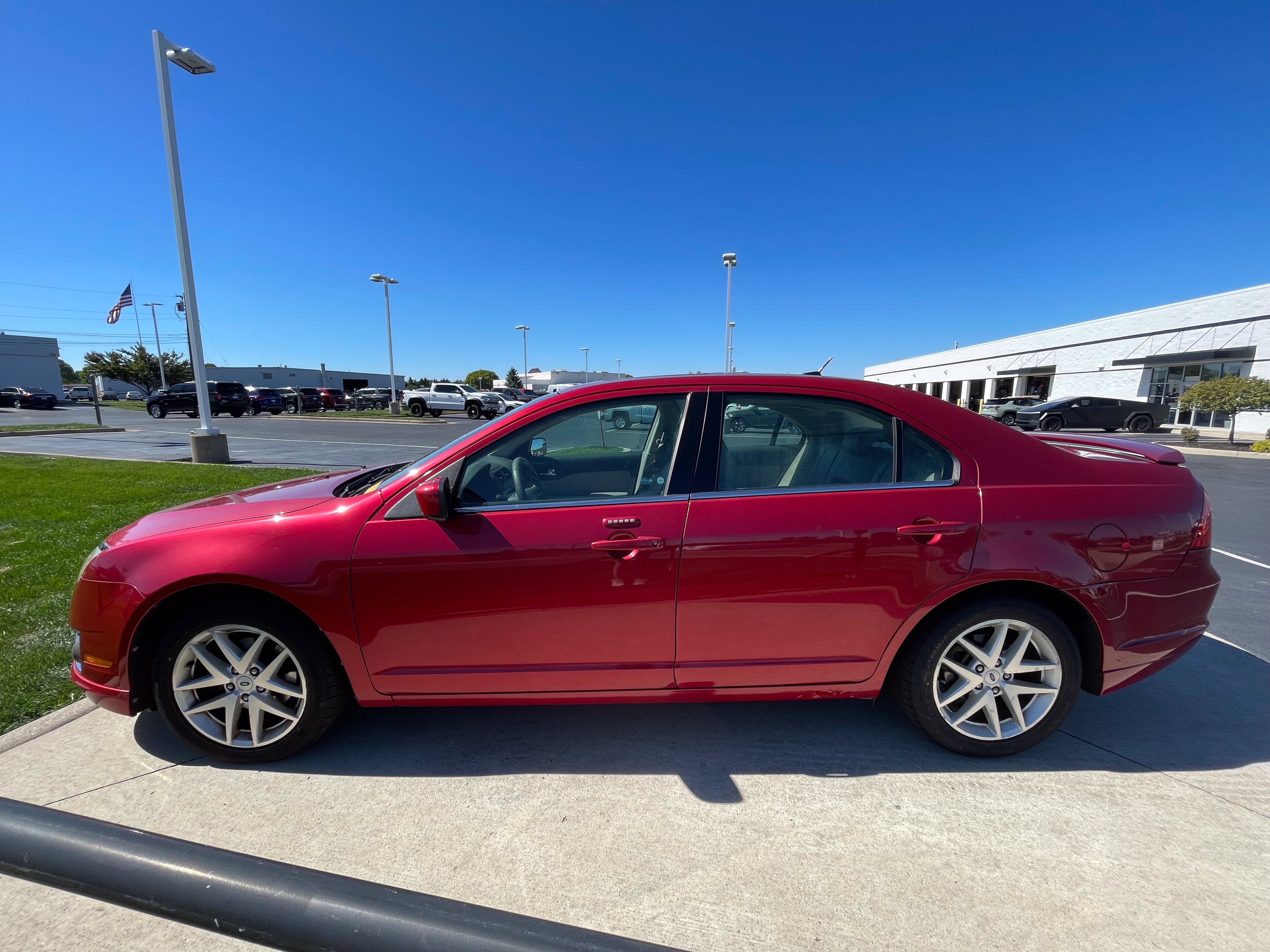 Used 2012 Ford Fusion SEL FWD image 4