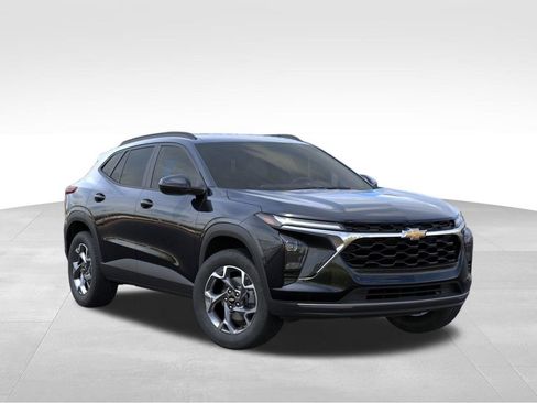 New 2026 Chevrolet Trax LT w/ Driver Confidence Package FWD image 7
