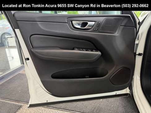 Used 2022 Volvo XC60 B5 Momentum w/ Advanced Package AWD/4WD image 11