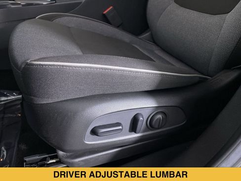 Certified 2023 Chevrolet TrailBlazer LT w/ Convenience Package AWD/4WD image 9