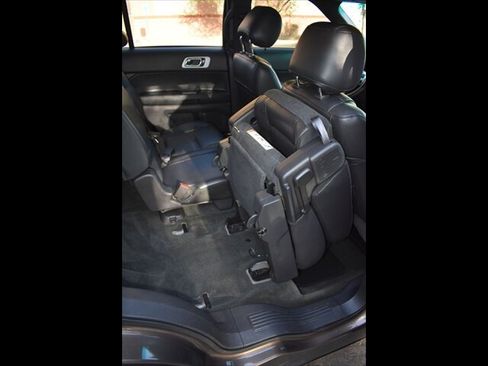 Used 2015 Ford Explorer XLT w/ Equipment Group 202A FWD image 29