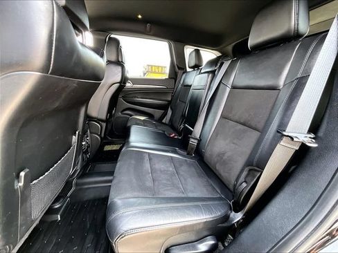 Used 2018 Jeep Grand Cherokee Altitude AWD/4WD image 15