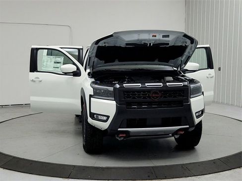 New 2026 Nissan Frontier PRO-4X w/ Pro-4x Convenience Package image 10
