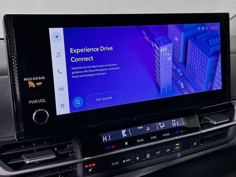 Used 2025 Toyota Sienna XLE image 16