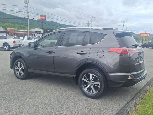 Used 2016 Toyota RAV4 XLE FWD image 5