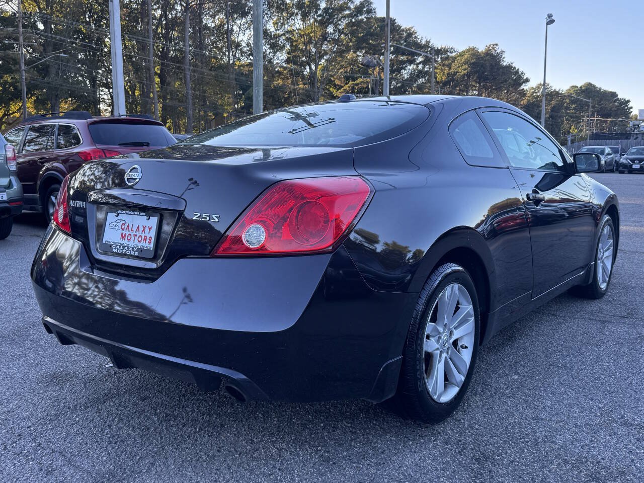 Used 2010 Nissan Altima 2.5 S w/ Premium Pkg FWD image 4