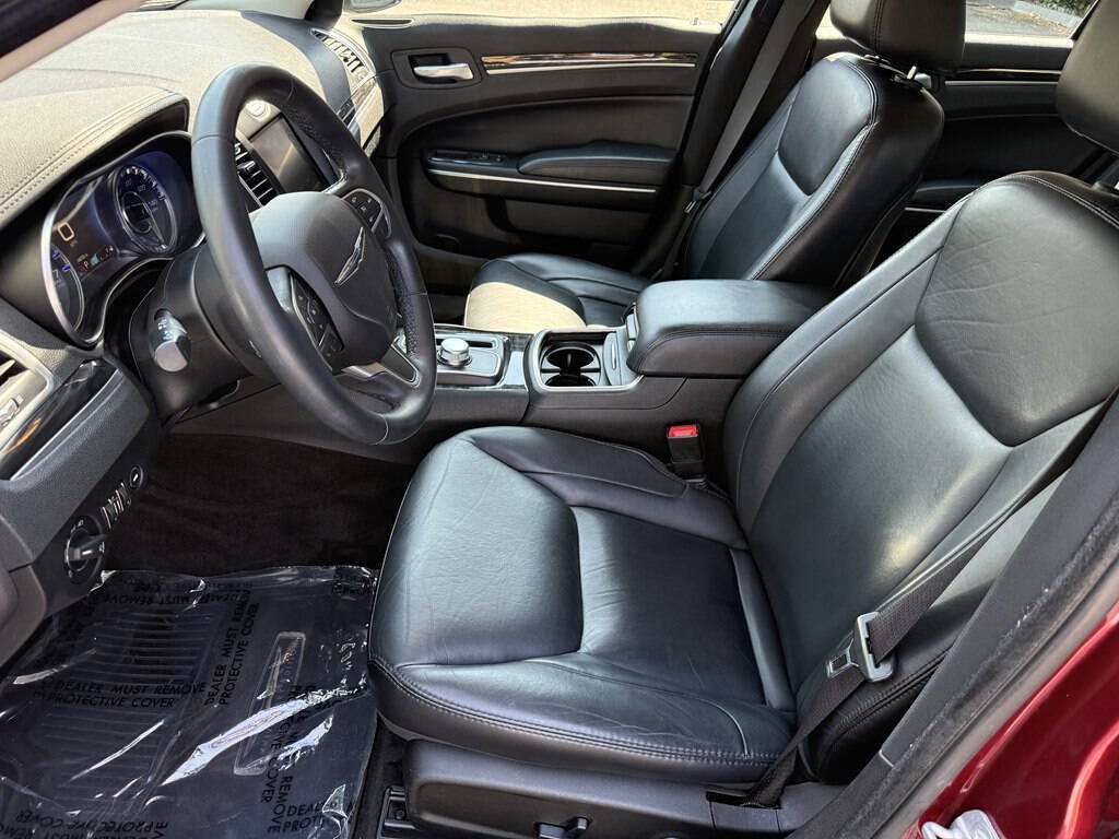 Used 2016 Chrysler 300 Limited RWD image 15