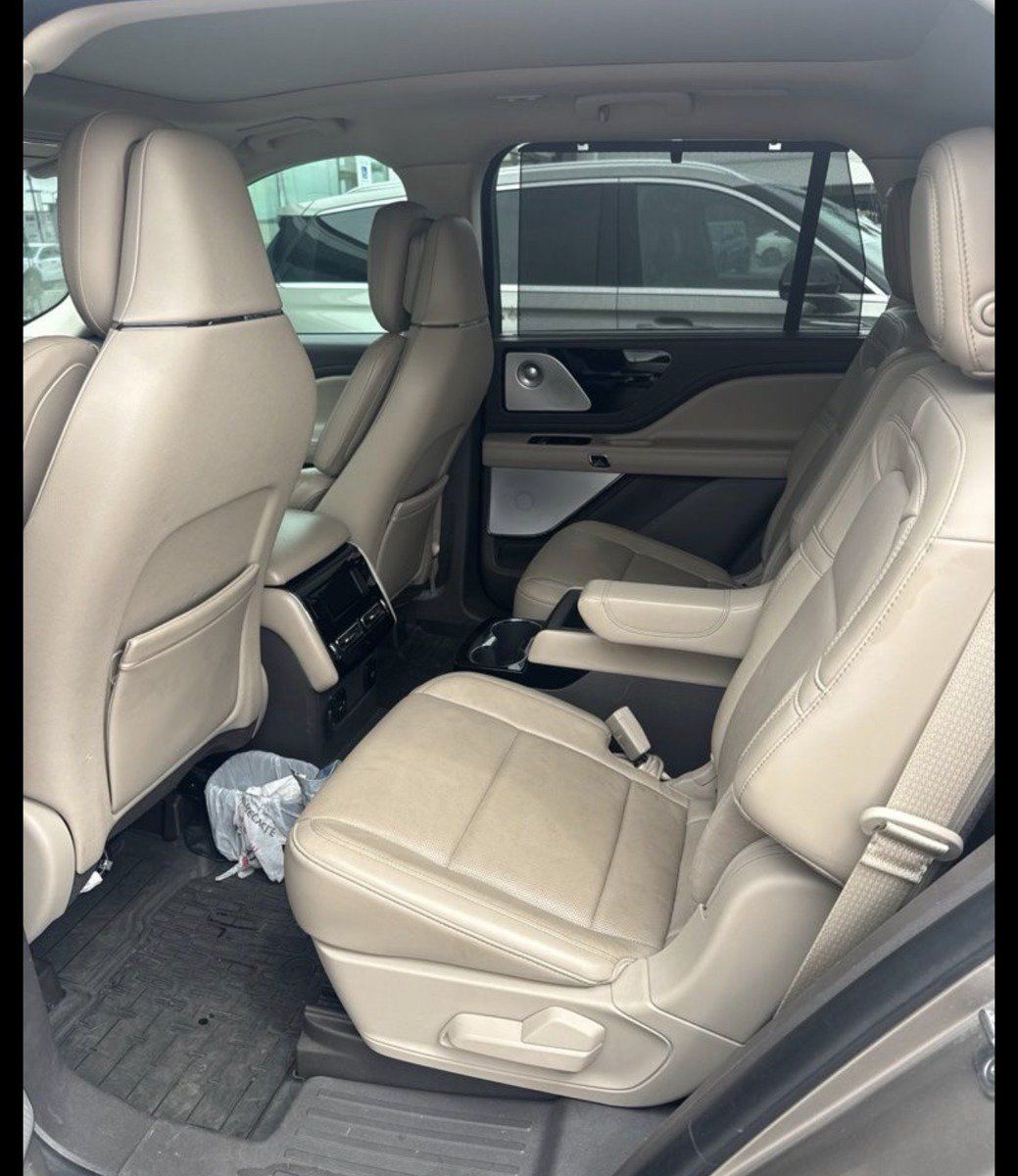 Used 2020 Lincoln Aviator Reserve w/ Equipment Group 201A RWD image 2
