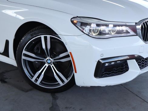Used 2016 BMW 750i RWD image 4
