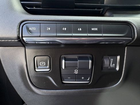 Used 2022 Cadillac Escalade ESV Premium Luxury w/ Performance Package image 23