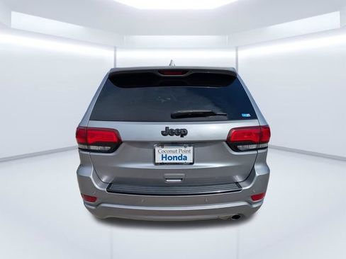 Used 2018 Jeep Grand Cherokee Altitude RWD image 5