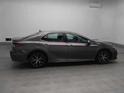 Used 2021 Toyota Camry SE image 10