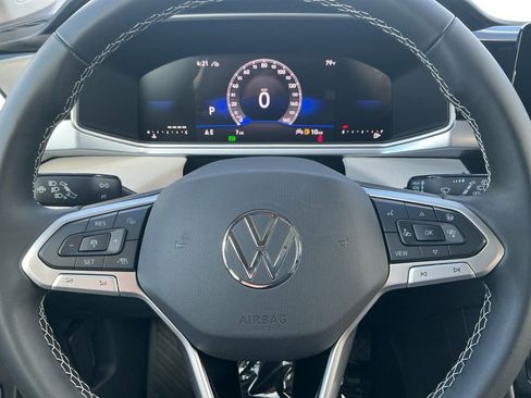 New 2025 Volkswagen Taos SE image 23