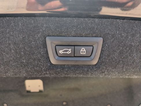 Used 2021 BMW 540i w/ M Sport Package RWD image 32