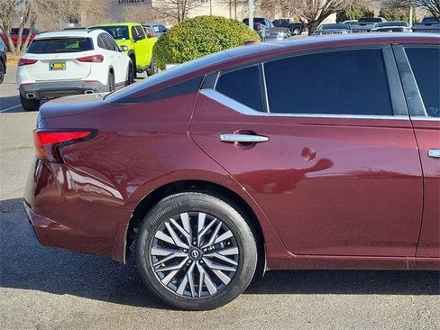 Used 2023 Nissan Altima 2.5 SV image 4