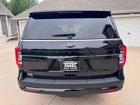 Used 2023 Ford Expedition Max Limited AWD/4WD image 5