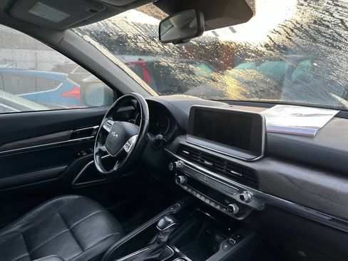 Used 2022 Kia Telluride EX w/ EX Premium Package AWD/4WD image 9