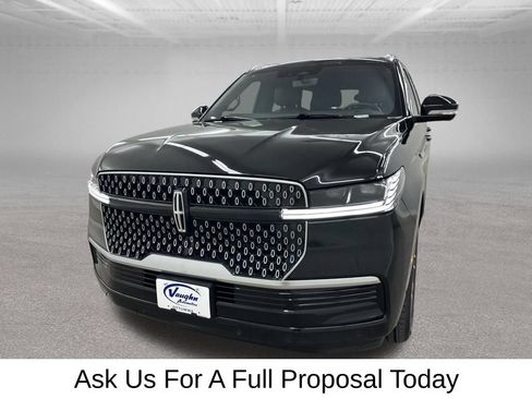 Used 2025 Lincoln Navigator Reserve AWD/4WD image 6