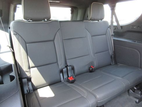 Certified 2024 GMC Yukon XL SLT w/ SLT Premium Package AWD/4WD image 27