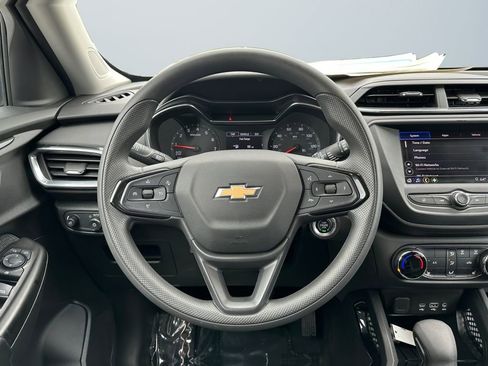 Used 2023 Chevrolet TrailBlazer LT AWD/4WD image 12