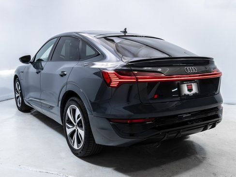 Used 2024 Audi Q8 e-tron Premium image 3