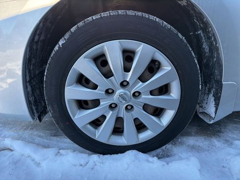 Used 2014 Nissan Sentra SV image 9