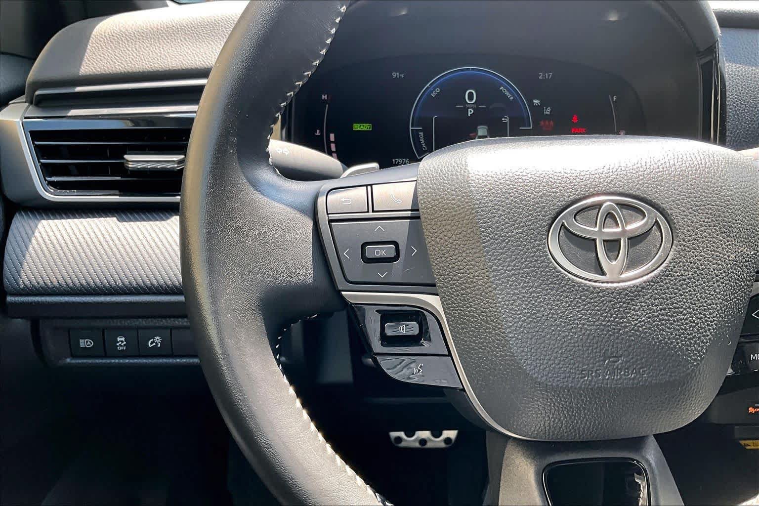 Used 2025 Toyota Camry SE FWD image 24