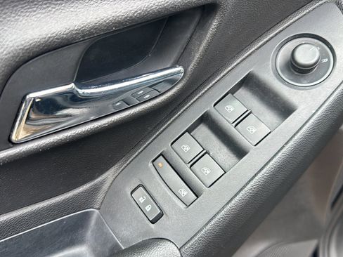 Used 2018 Chevrolet Trax LT w/ LT Convenience Package image 16