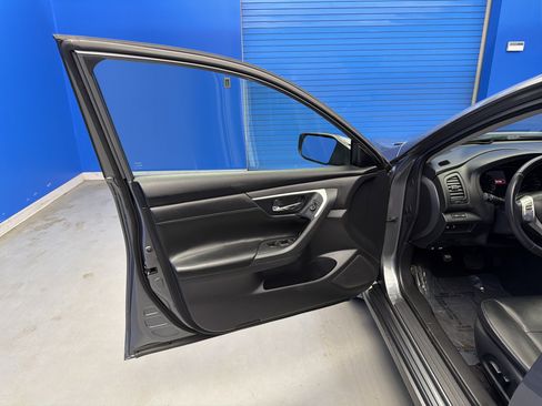 Used 2018 Nissan Altima 2.5 SR w/ SR Special Edition image 10