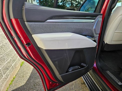 Certified 2025 Cadillac Escalade V image 19