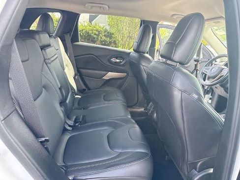 Used 2018 Jeep Cherokee Limited w/ Technology Group image 26