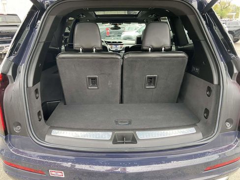 Used 2025 Cadillac XT6 Premium Luxury image 31