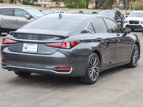 Used 2025 Lexus ES 300h w/ Premium Package image 6