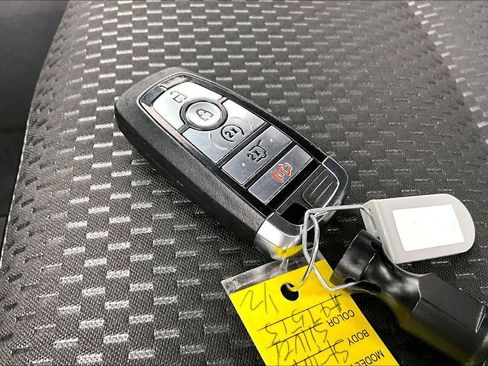 Used 2024 Ford Escape ST-Line w/ Tech Pack #1 AWD/4WD image 11