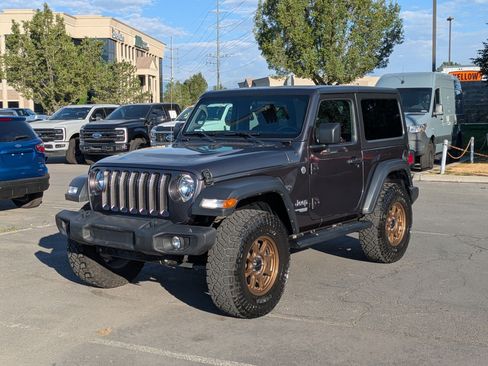 Used 2018 Jeep Wrangler Sport AWD/4WD image 10