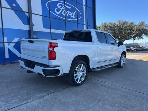 Used 2024 Chevrolet Silverado 1500 High Country w/ Technology Package image 10