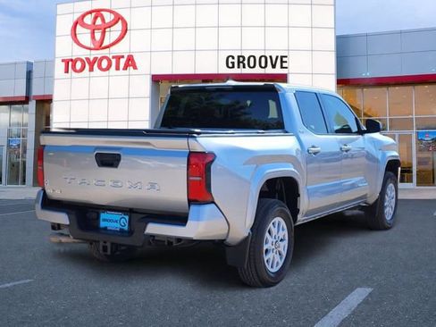 Used 2024 Toyota Tacoma SR5 AWD/4WD image 6