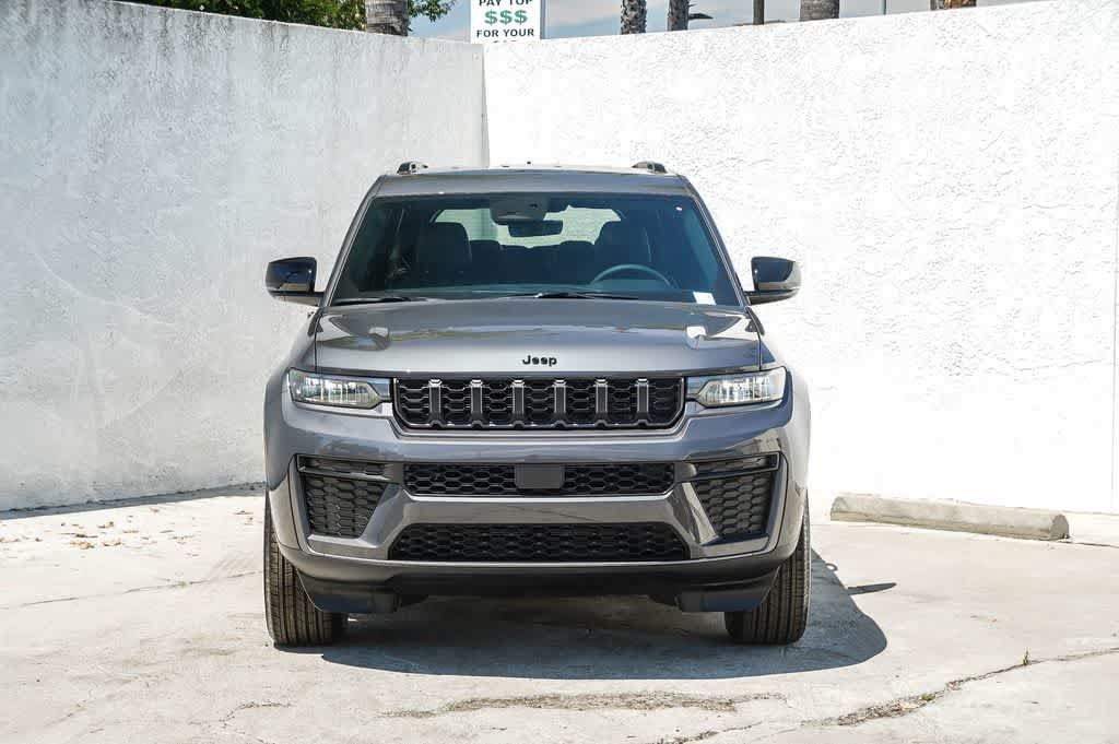 Used 2026 Jeep Grand Cherokee L 4WD image 2