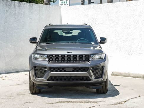 Used 2026 Jeep Grand Cherokee L 4WD image 2