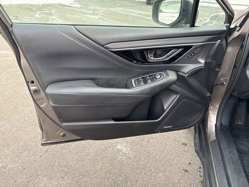 Used 2023 Subaru Outback Limited image 13